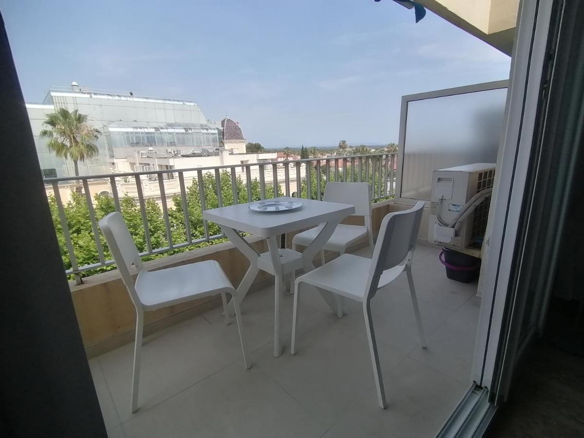 Residence L'Emilia อิแยร์ ภายนอก รูปภาพ