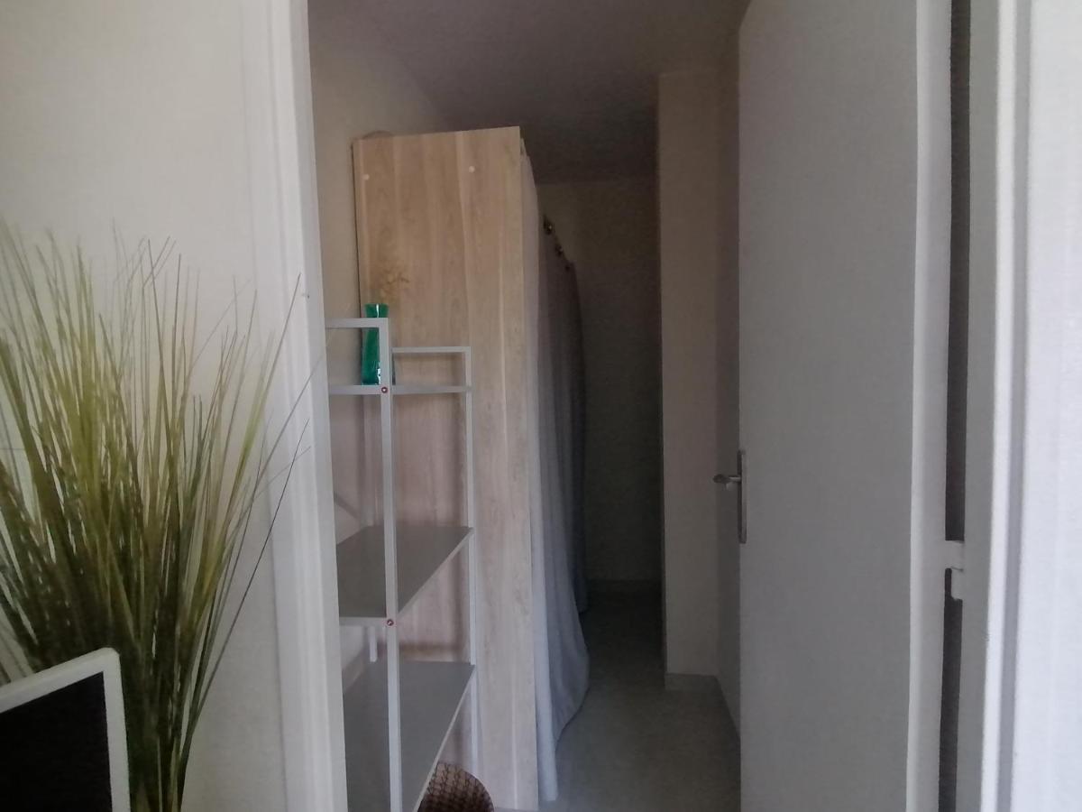 Residence L'Emilia อิแยร์ ภายนอก รูปภาพ