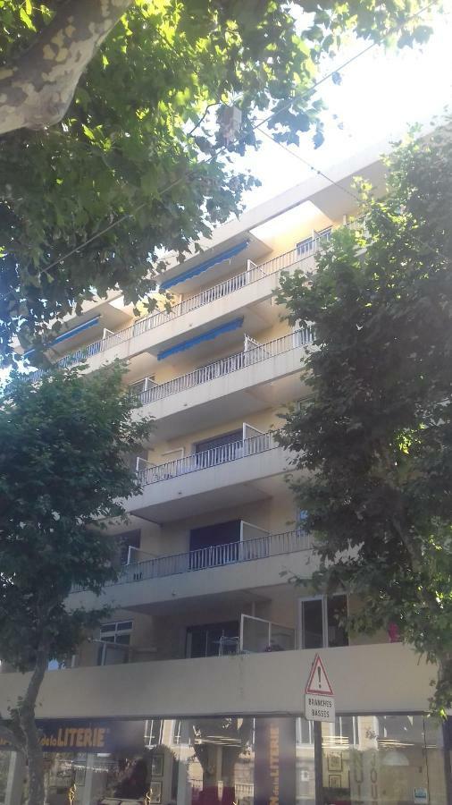 Residence L'Emilia อิแยร์ ภายนอก รูปภาพ